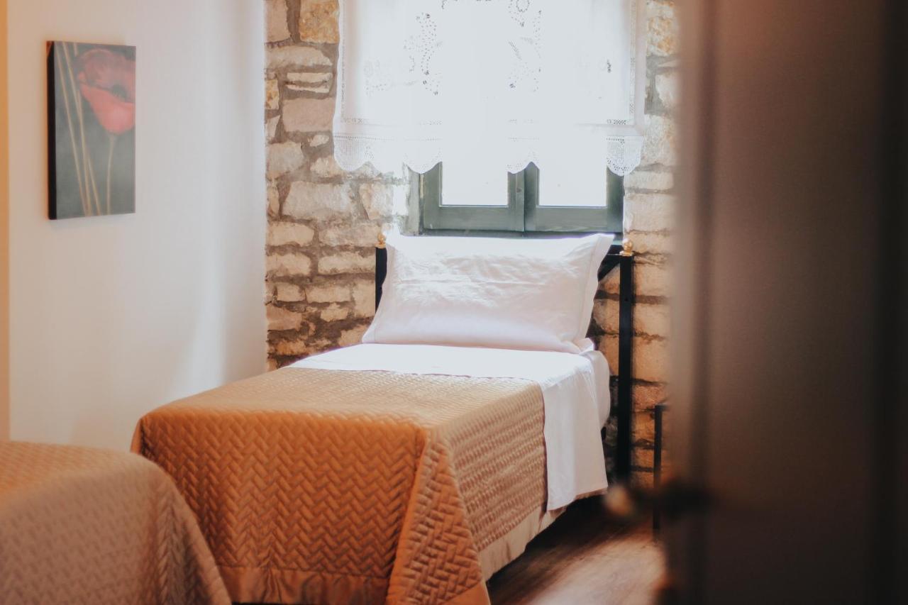 Bujtina Maria Hotel Stegopull Buitenkant foto